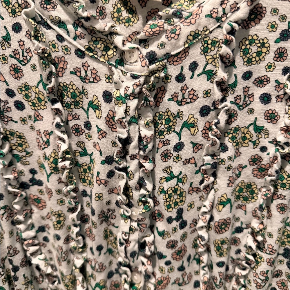 Floral Ruffle Blouse - Picture 2 of 5